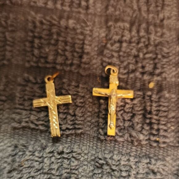 Source Unknown Jewelry - Silver Tone Cross Pendants